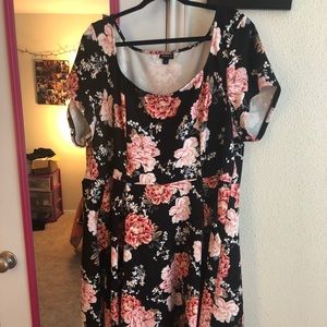 Torrid size 4 floral pink and black dress NWOT